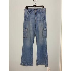 Aeropostale women’s 10 high rise wide leg cargo jeans light wash